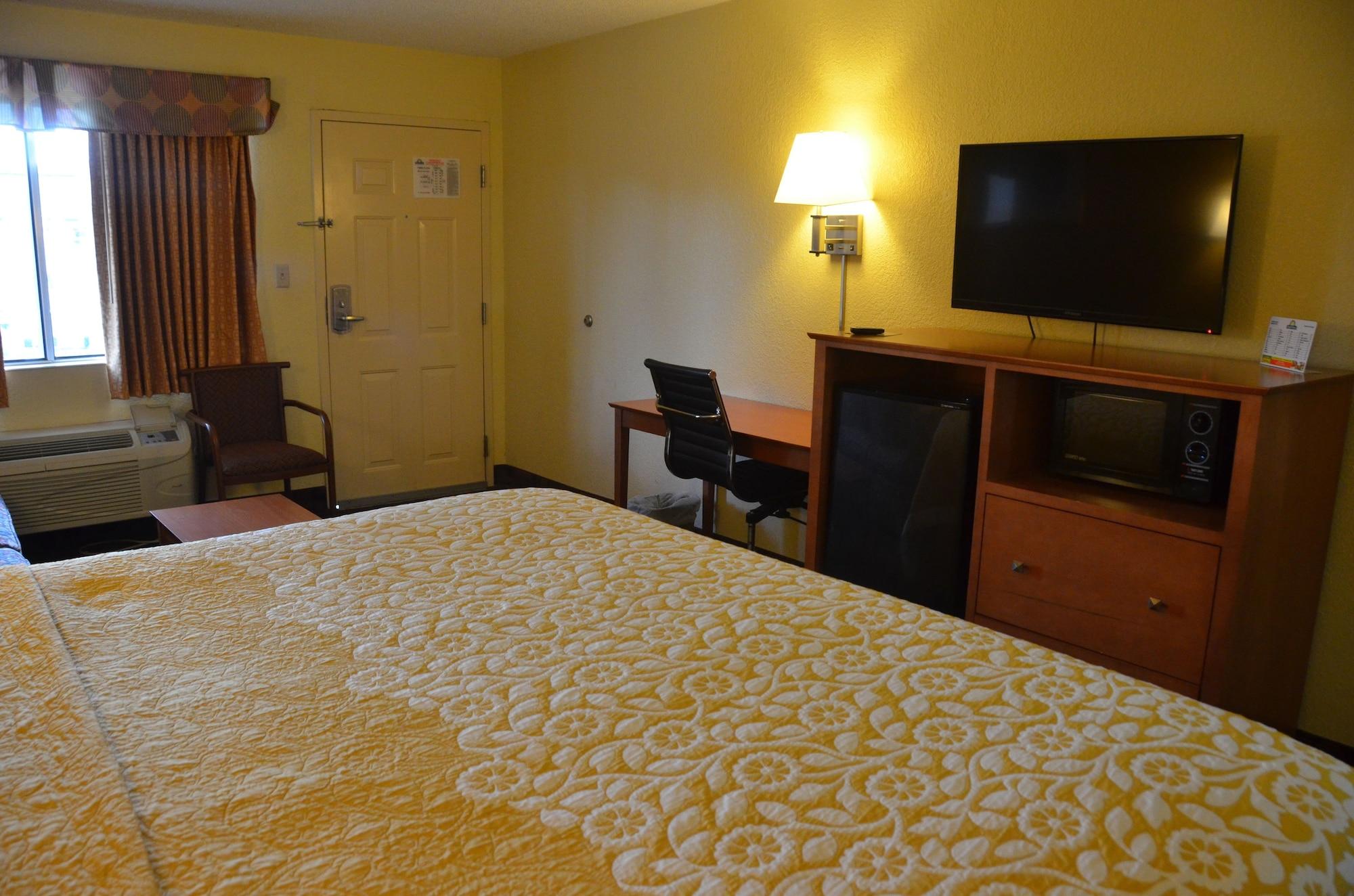 Days Inn By Wyndham Airport Nashville East Dış mekan fotoğraf