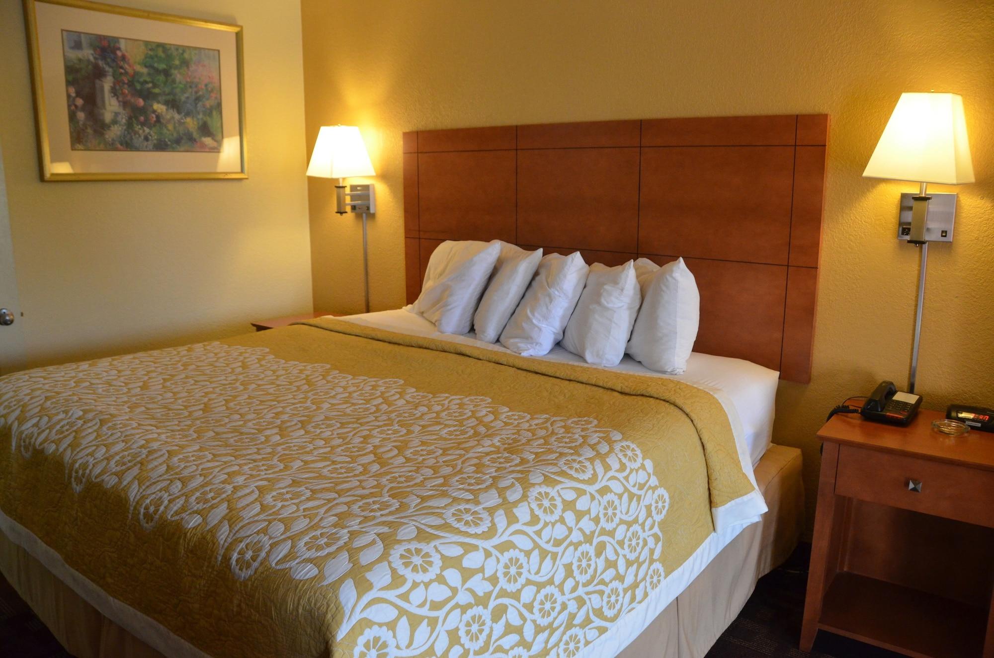 Days Inn By Wyndham Airport Nashville East Dış mekan fotoğraf
