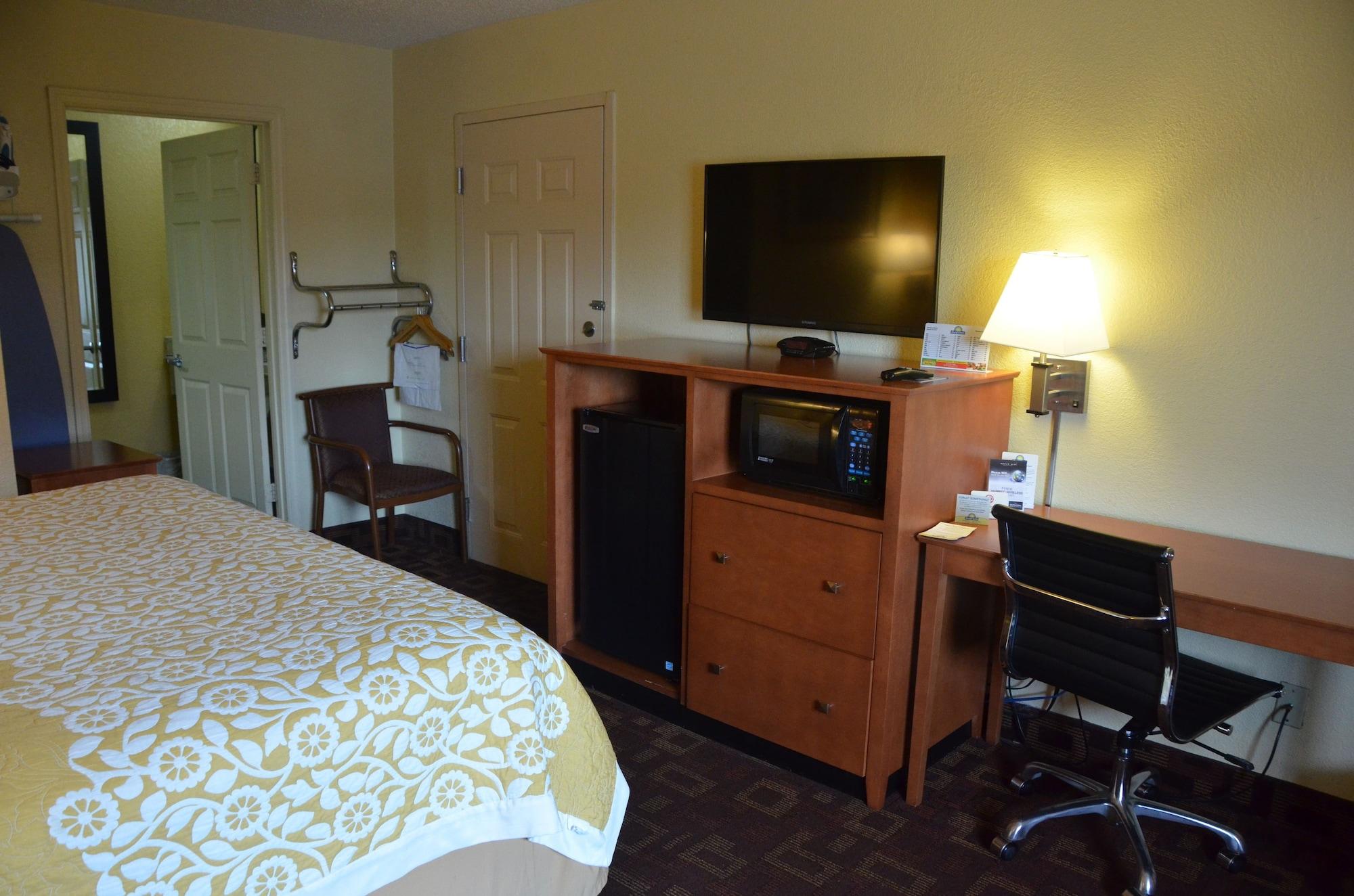 Days Inn By Wyndham Airport Nashville East Dış mekan fotoğraf
