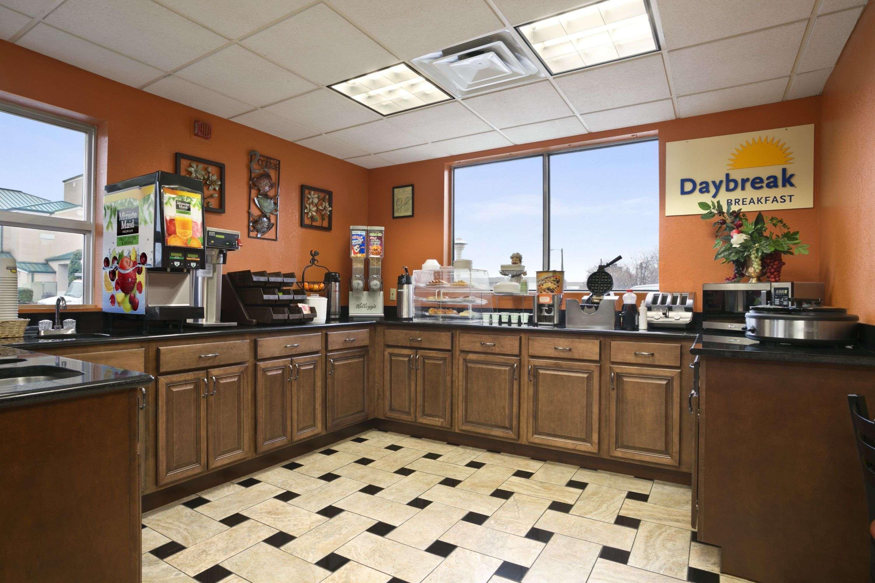 Days Inn By Wyndham Airport Nashville East Dış mekan fotoğraf