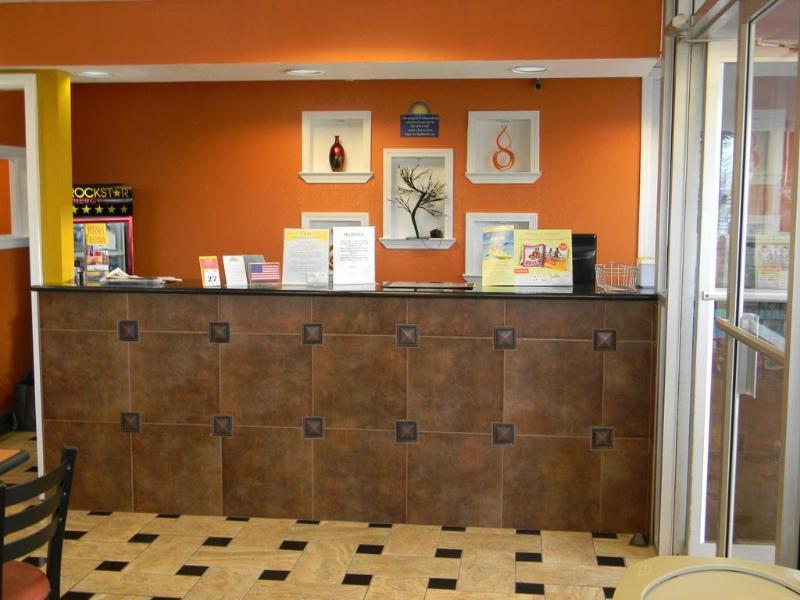 Days Inn By Wyndham Airport Nashville East Dış mekan fotoğraf