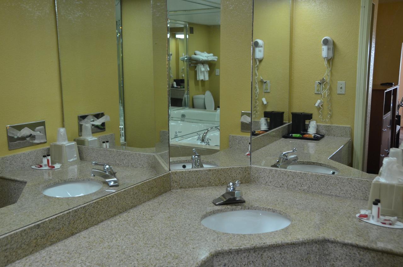 Days Inn By Wyndham Airport Nashville East Dış mekan fotoğraf