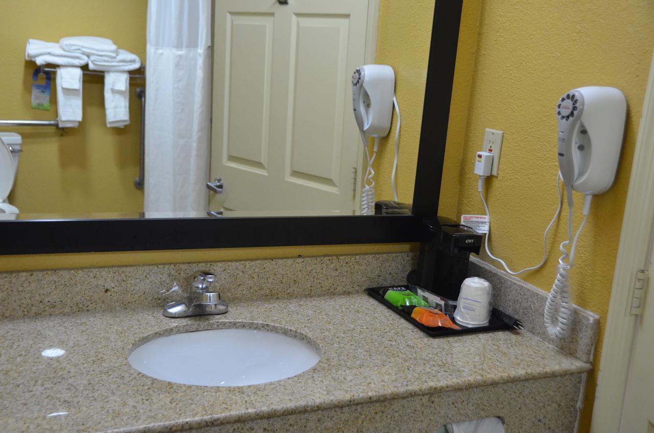 Days Inn By Wyndham Airport Nashville East Dış mekan fotoğraf