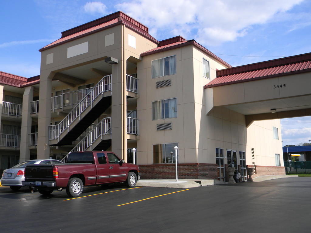 Days Inn By Wyndham Airport Nashville East Dış mekan fotoğraf